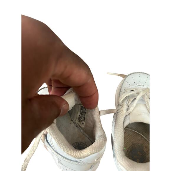 Nike Force 1 LE Triple White Lace Up Sneakers Toddler Size 4C - Picture 4 of 6